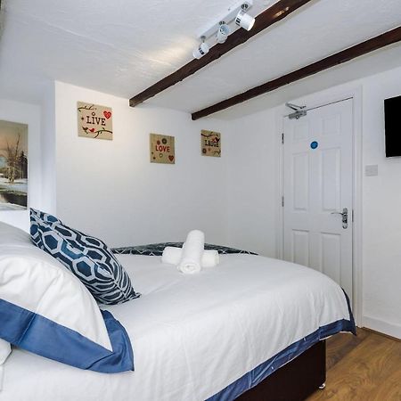 Golborne Sunshine Cottage By Happy Sunshine Stay מראה חיצוני תמונה