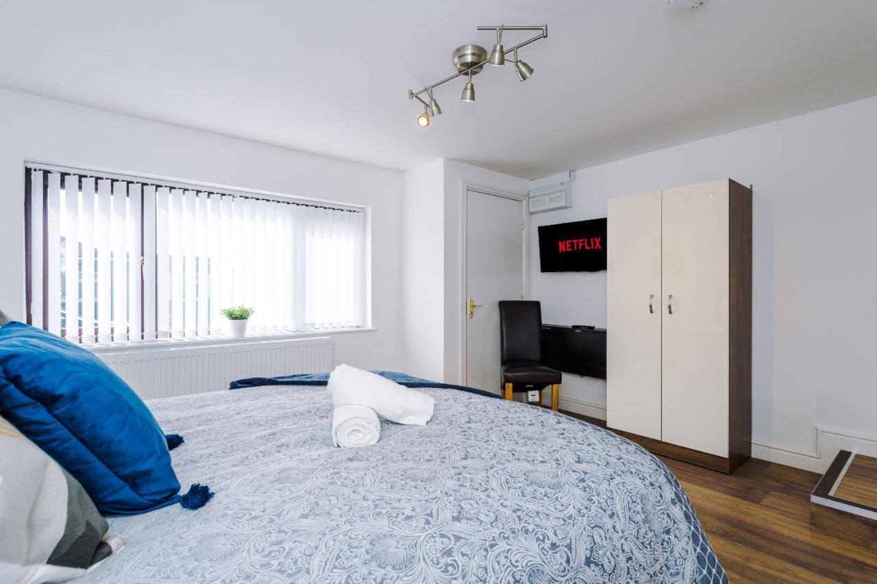Golborne Sunshine Cottage By Happy Sunshine Stay מראה חיצוני תמונה