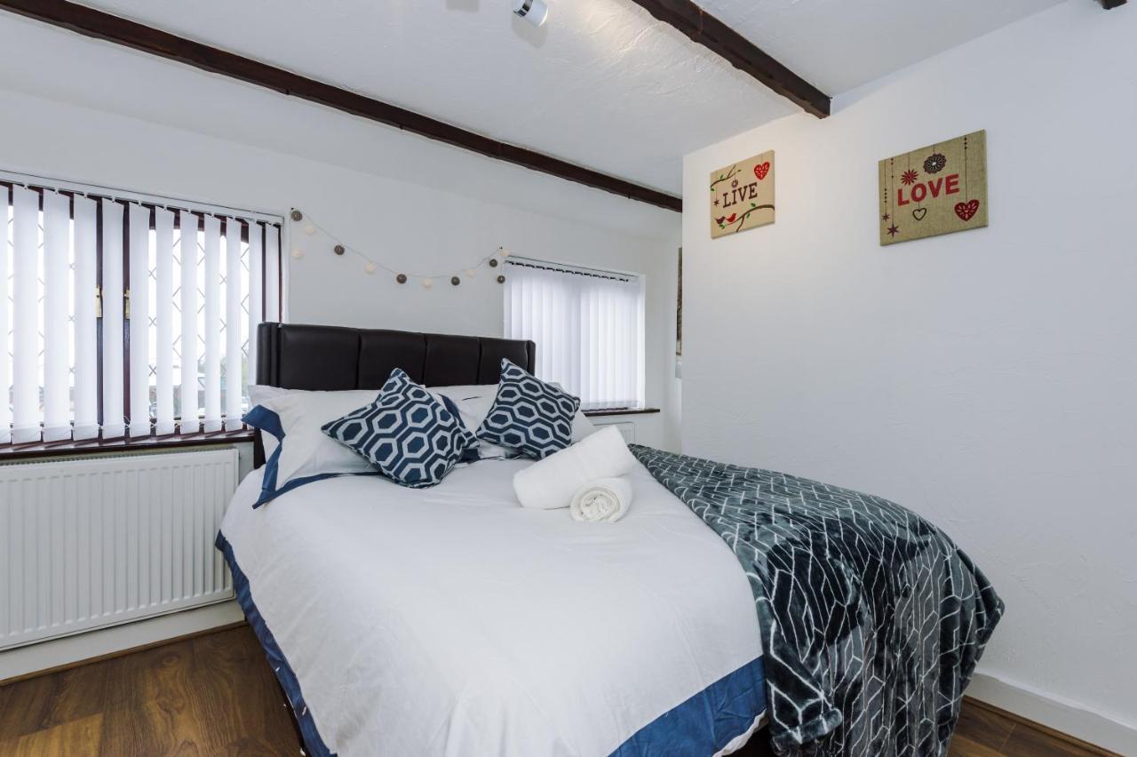 Golborne Sunshine Cottage By Happy Sunshine Stay מראה חיצוני תמונה
